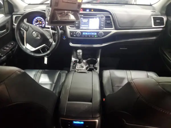 5TDJZRFH7JS899840 2018 TOYOTA HIGHLANDER - Image 8