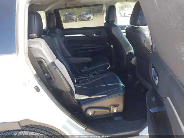 5TDJZRFH7KS563381 2019 TOYOTA HIGHLANDER - Image 8