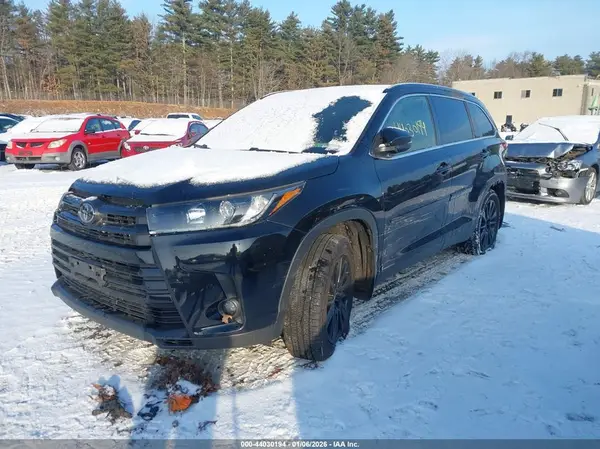 5TDJZRFH7KS565048 2019 TOYOTA HIGHLANDER - Image 2