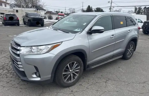 5TDJZRFH7KS565678 2019 TOYOTA HIGHLANDER - Image 2