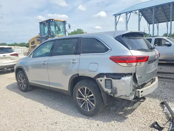 5TDJZRFH7KS566488 2019 TOYOTA HIGHLANDER - Image 2
