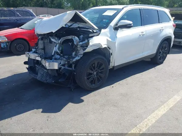 5TDJZRFH7KS569908 2019 TOYOTA HIGHLANDER - Image 2