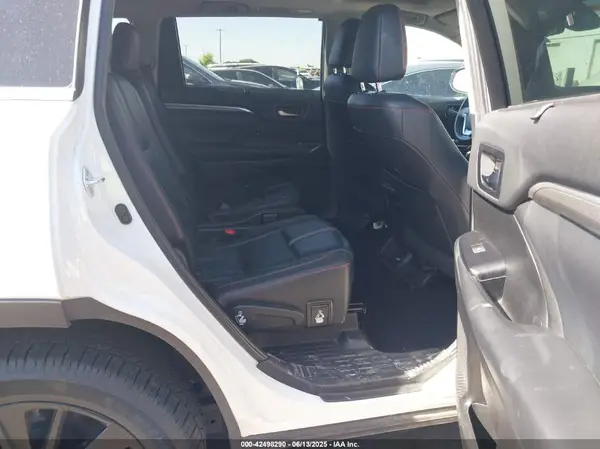 5TDJZRFH7KS569908 2019 TOYOTA HIGHLANDER - Image 8