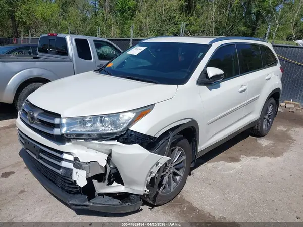 5TDJZRFH7KS574008 2019 TOYOTA HIGHLANDER - Image 2