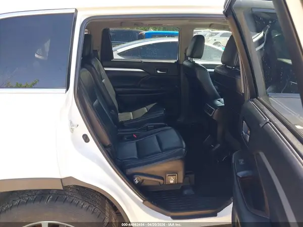 5TDJZRFH7KS574008 2019 TOYOTA HIGHLANDER - Image 8