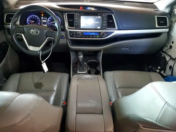 5TDJZRFH7KS575885 2019 TOYOTA HIGHLANDER - Image 8