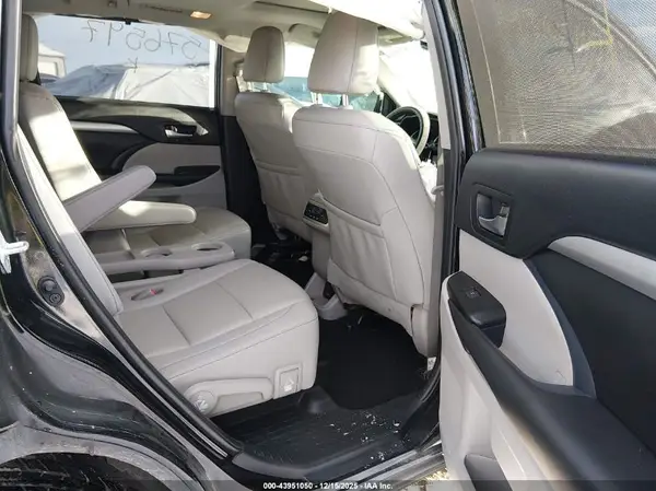 5TDJZRFH7KS576597 2019 TOYOTA HIGHLANDER - Image 8