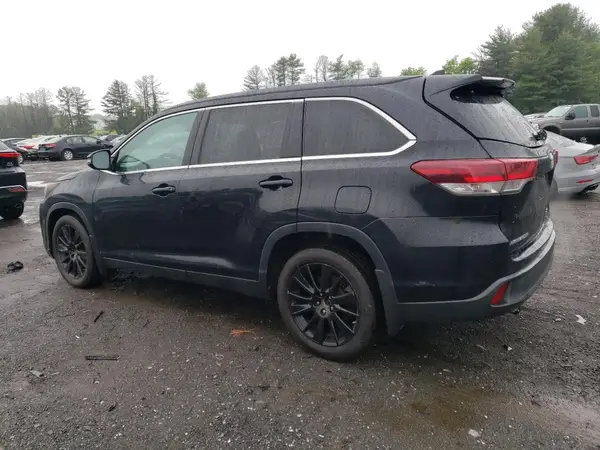 5TDJZRFH7KS577863 2019 TOYOTA HIGHLANDER - Image 2