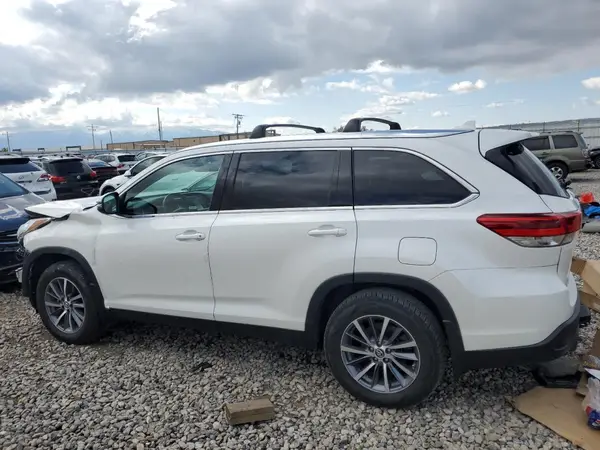 5TDJZRFH7KS579614 2019 TOYOTA HIGHLANDER - Image 2