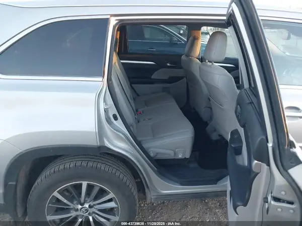 5TDJZRFH7KS582898 2019 TOYOTA HIGHLANDER - Image 8