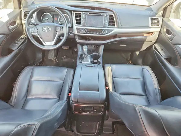 5TDJZRFH7KS583274 2019 TOYOTA HIGHLANDER - Image 8