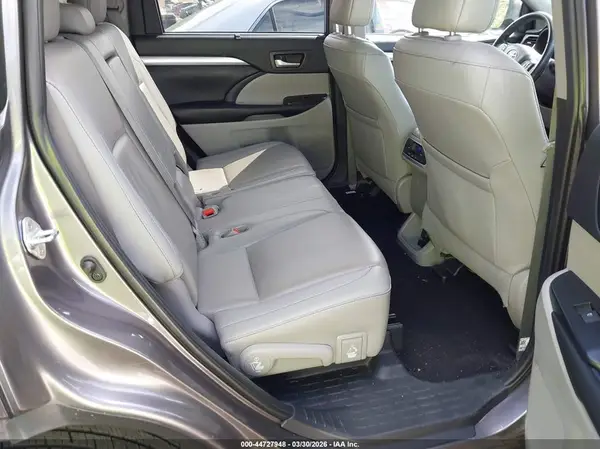 5TDJZRFH7KS584439 2019 TOYOTA HIGHLANDER - Image 8