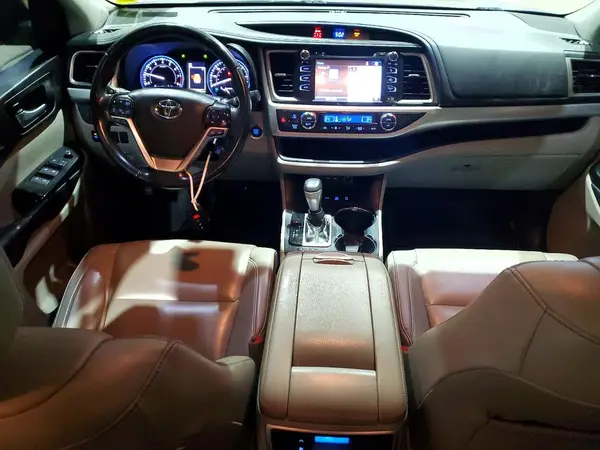 5TDJZRFH7KS584697 2019 TOYOTA HIGHLANDER - Image 8