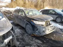 5TDJZRFH7KS585803 2019 TOYOTA HIGHLANDER