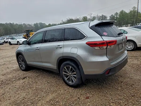 5TDJZRFH7KS585980 2019 TOYOTA HIGHLANDER - Image 2