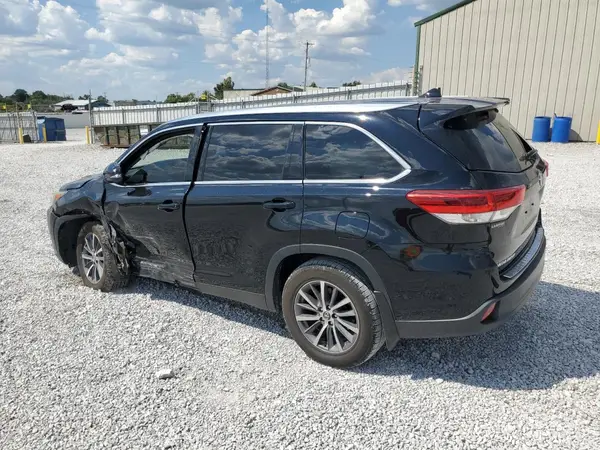 5TDJZRFH7KS586093 2019 TOYOTA HIGHLANDER - Image 2
