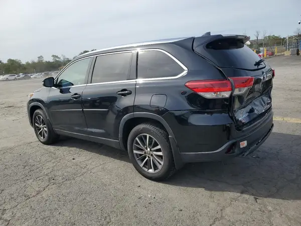 5TDJZRFH7KS591391 2019 TOYOTA HIGHLANDER - Image 2