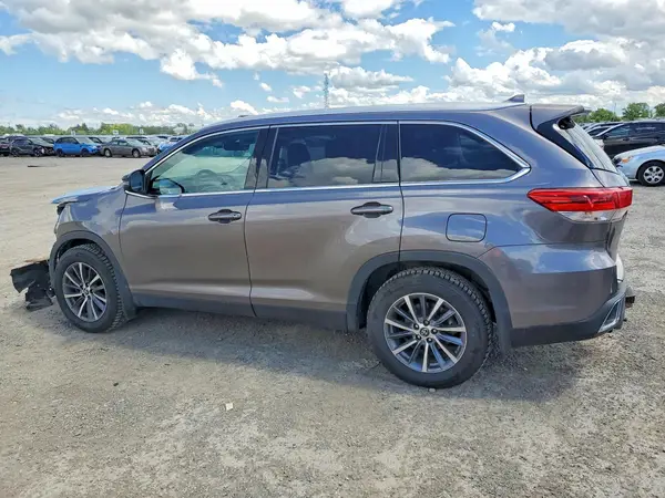 5TDJZRFH7KS592721 2019 TOYOTA HIGHLANDER - Image 2