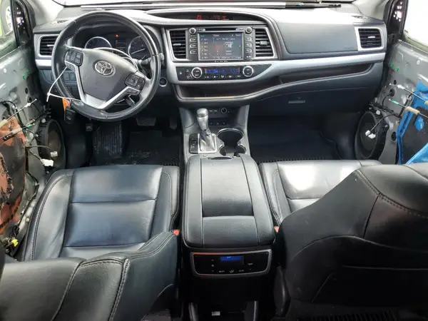 5TDJZRFH7KS592914 2019 TOYOTA HIGHLANDER - Image 8