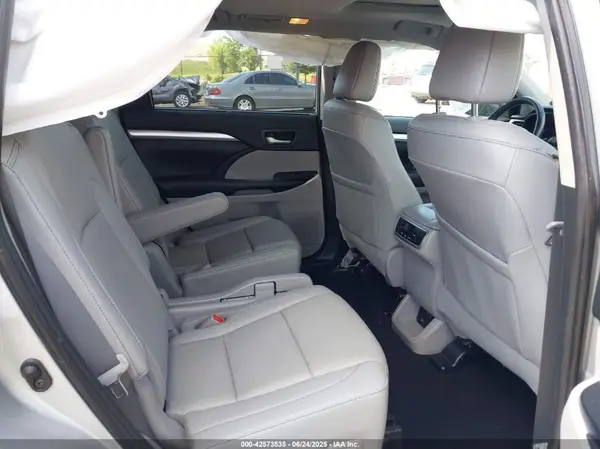 5TDJZRFH7KS593545 2019 TOYOTA HIGHLANDER - Image 8