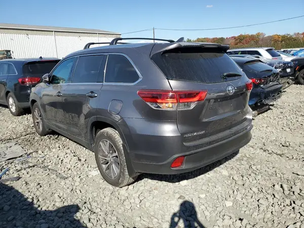 5TDJZRFH7KS594114 2019 TOYOTA HIGHLANDER - Image 2
