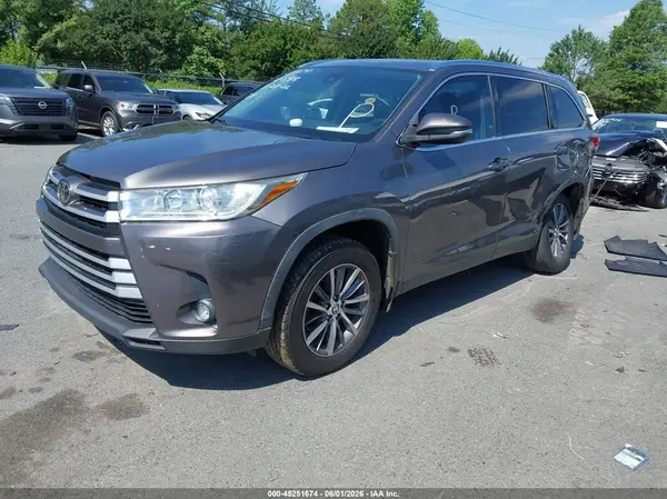 5TDJZRFH7KS605418 2019 TOYOTA HIGHLANDER - Image 2