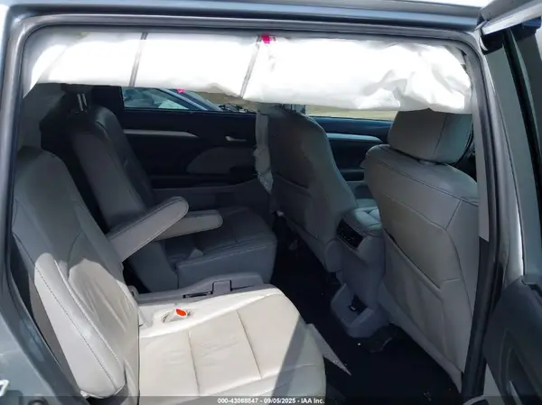 5TDJZRFH7KS605483 2019 TOYOTA HIGHLANDER - Image 8