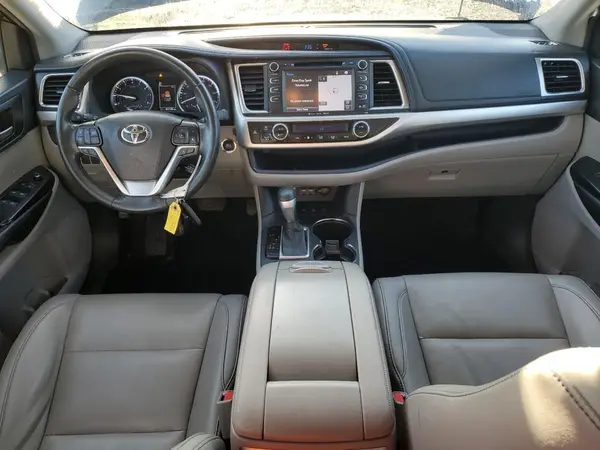 5TDJZRFH7KS606827 2019 TOYOTA HIGHLANDER - Image 8
