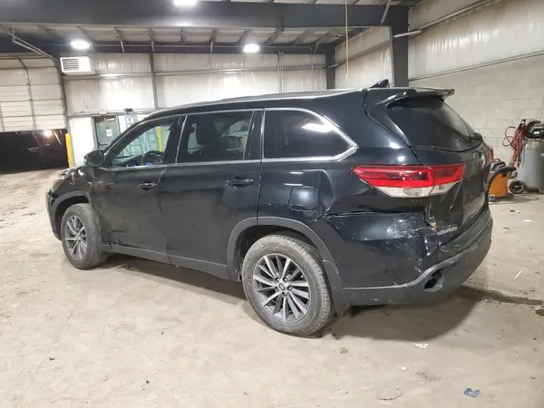 5TDJZRFH7KS608156 2019 TOYOTA HIGHLANDER - Image 2