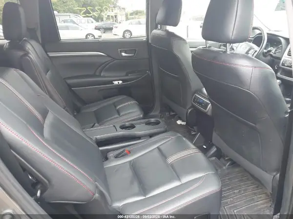 5TDJZRFH7KS609744 2019 TOYOTA HIGHLANDER - Image 8