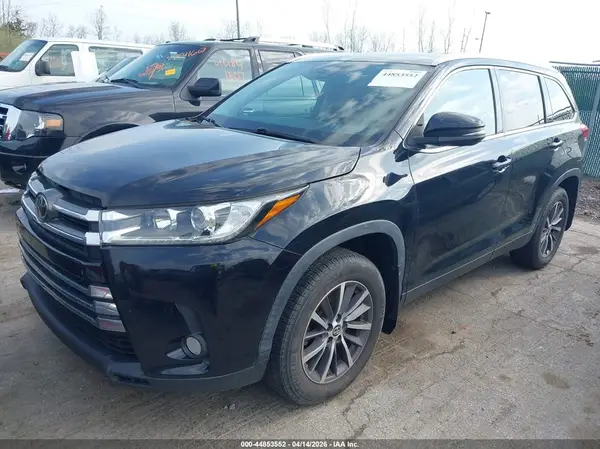 5TDJZRFH7KS610103 2019 TOYOTA HIGHLANDER - Image 2