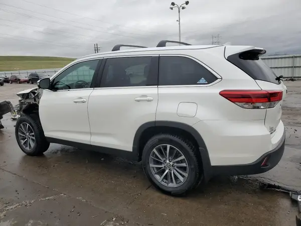 5TDJZRFH7KS615625 2019 TOYOTA HIGHLANDER - Image 2