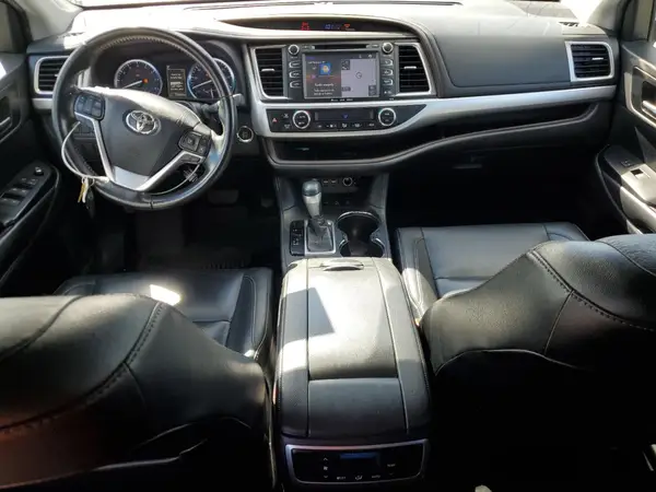 5TDJZRFH7KS621912 2019 TOYOTA HIGHLANDER - Image 8
