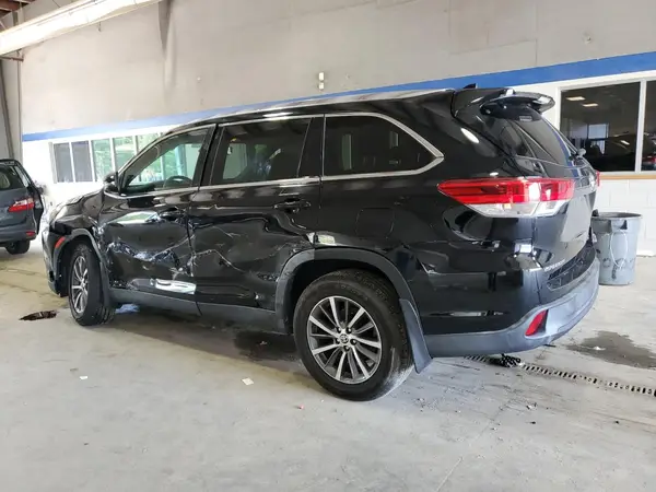 5TDJZRFH7KS625927 2019 TOYOTA HIGHLANDER - Image 2