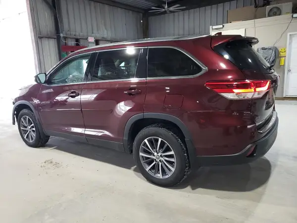 5TDJZRFH7KS708483 2019 TOYOTA HIGHLANDER - Image 2