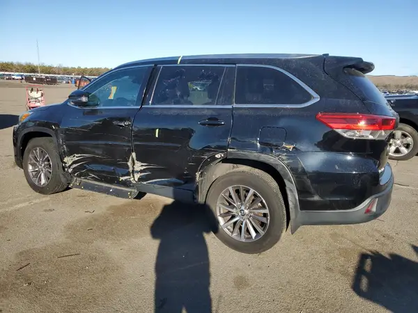 5TDJZRFH7KS714509 2019 TOYOTA HIGHLANDER - Image 2