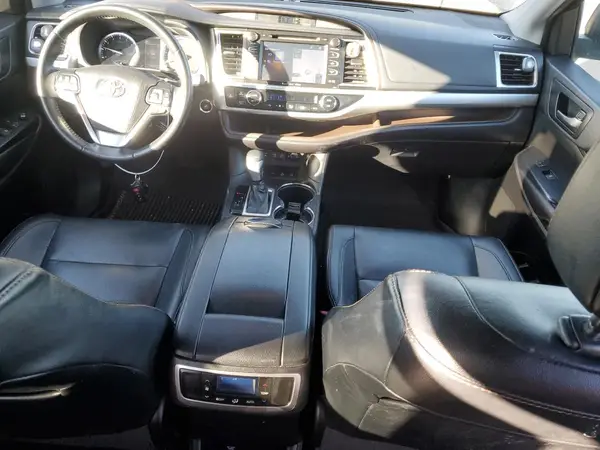 5TDJZRFH7KS714509 2019 TOYOTA HIGHLANDER - Image 8