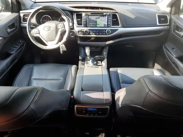 5TDJZRFH7KS729169 2019 TOYOTA HIGHLANDER - Image 8