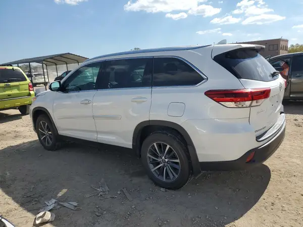 5TDJZRFH7KS733027 2019 TOYOTA HIGHLANDER - Image 2