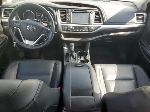 5TDJZRFH7KS733027 2019 TOYOTA HIGHLANDER - Image 8