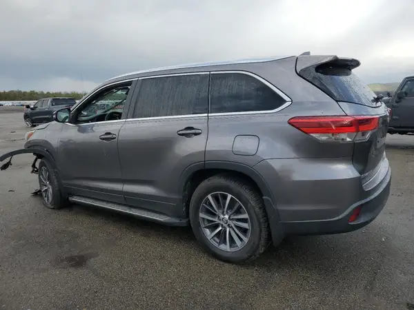 5TDJZRFH7KS917626 2019 TOYOTA HIGHLANDER - Image 2
