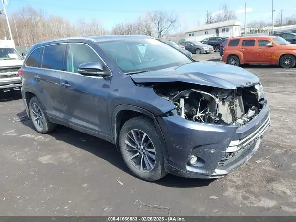 5TDJZRFH7KS922857 2019 TOYOTA HIGHLANDER - Image 1