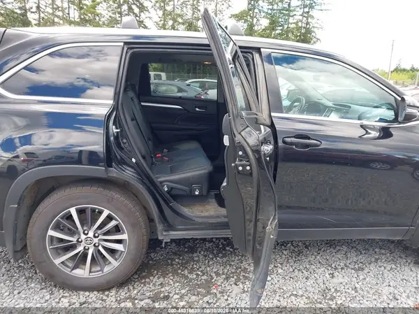 5TDJZRFH7KS924219 2019 TOYOTA HIGHLANDER - Image 8