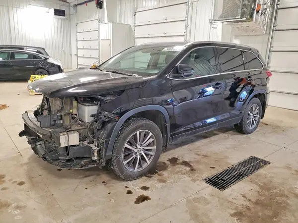 5TDJZRFH7KS945135 2019 TOYOTA HIGHLANDER - Image 1