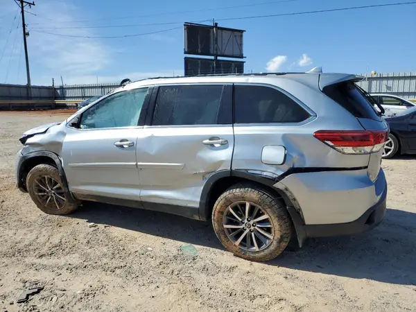 5TDJZRFH7KS953574 2019 TOYOTA HIGHLANDER - Image 2