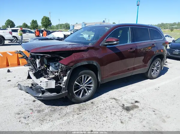 5TDJZRFH7KS954465 2019 TOYOTA HIGHLANDER - Image 2