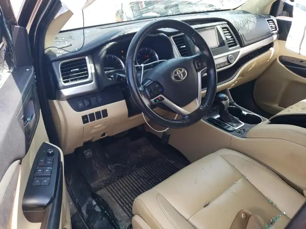 5TDJZRFH7KS959827 2019 TOYOTA HIGHLANDER - Image 8