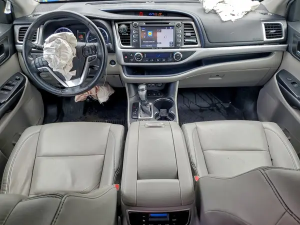 5TDJZRFH7KS970827 2019 TOYOTA HIGHLANDER - Image 8