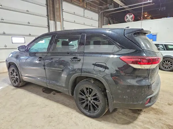 5TDJZRFH7KS973517 2019 TOYOTA HIGHLANDER - Image 2