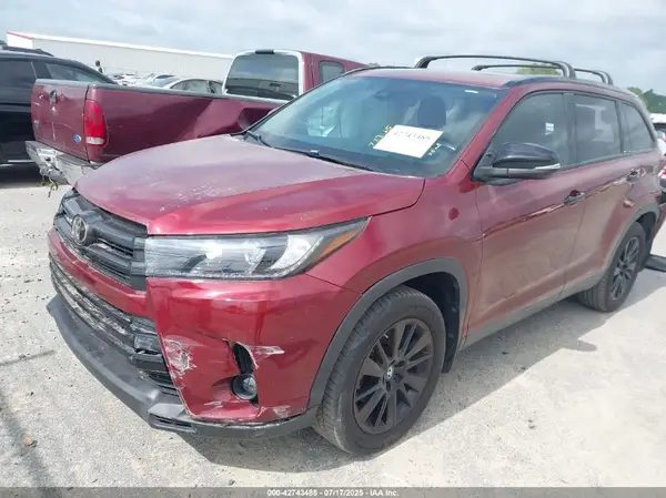 5TDJZRFH7KS980208 2019 TOYOTA HIGHLANDER - Image 2